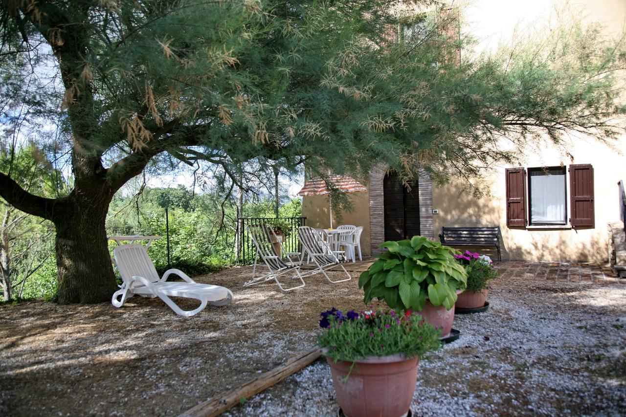 Agriturismo Villa Mozart Nel Verde Губбио Экстерьер фото