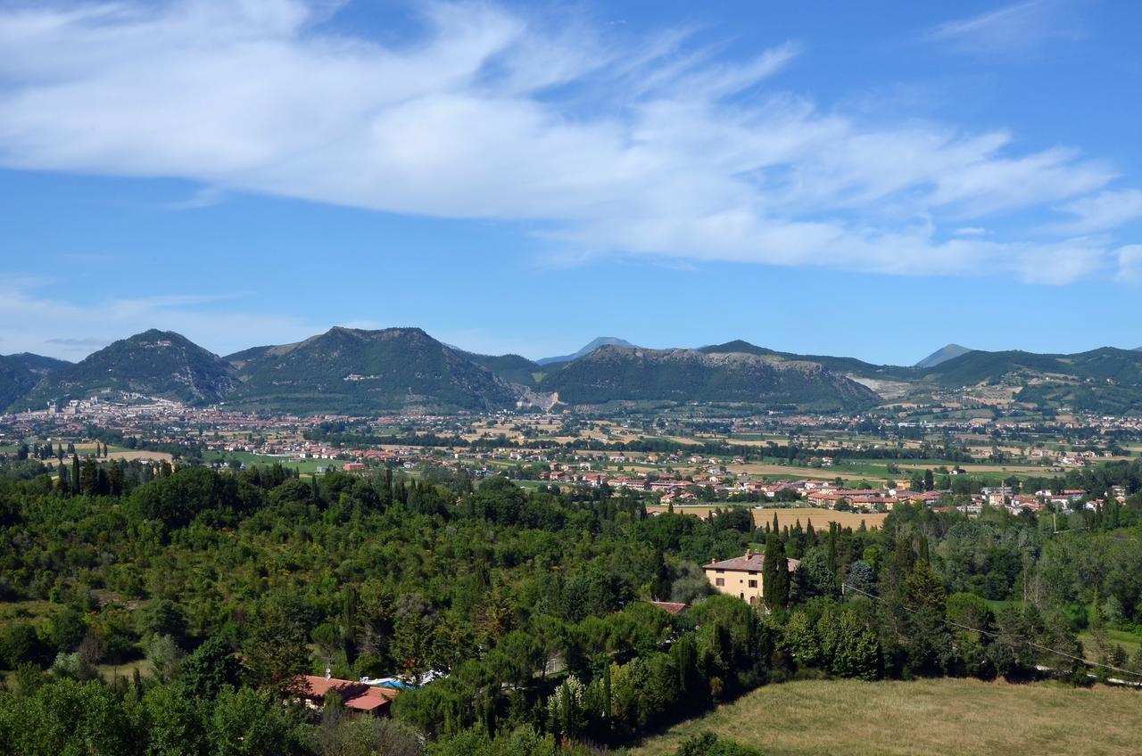 Agriturismo Villa Mozart Nel Verde Губбио Экстерьер фото