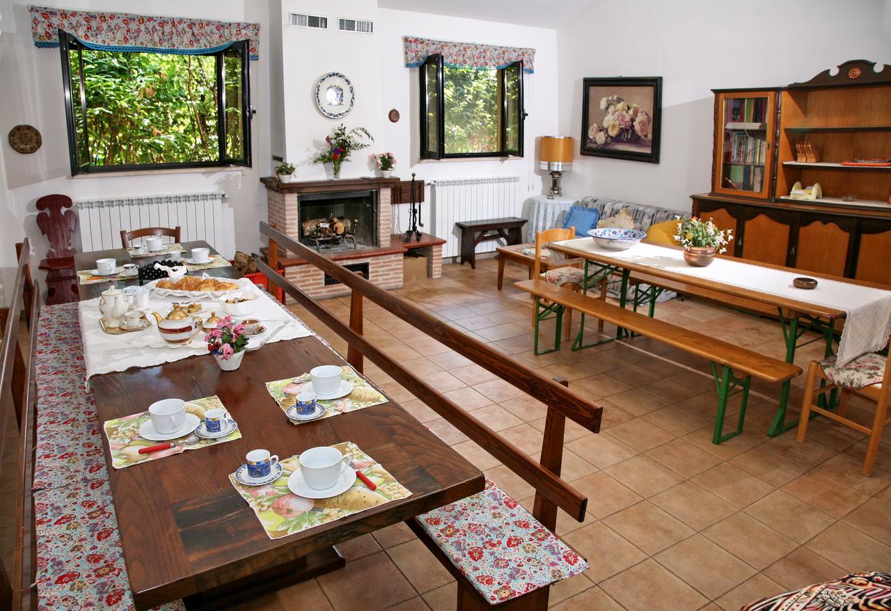 Agriturismo Villa Mozart Nel Verde Губбио Экстерьер фото
